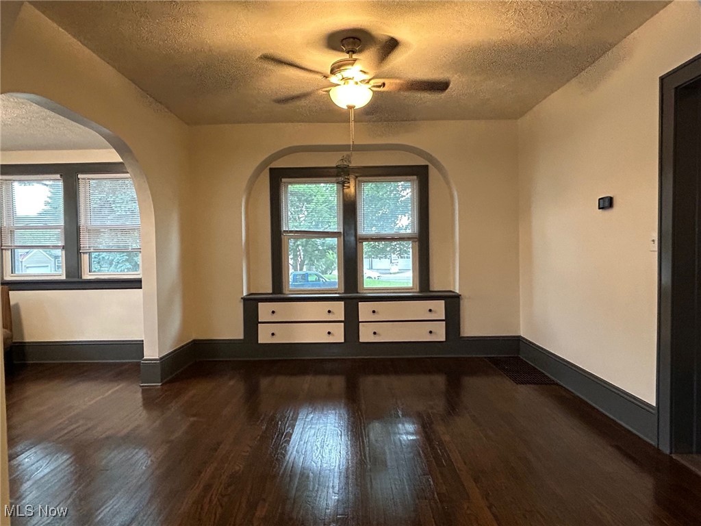 76 Hazelwood Avenue Barberton OH 44203