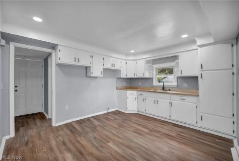 15607 Saranac Road Cleveland OH 44110