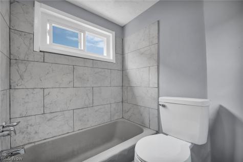 15607 Saranac Road Cleveland OH 44110