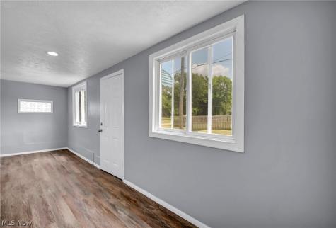 15607 Saranac Road Cleveland OH 44110