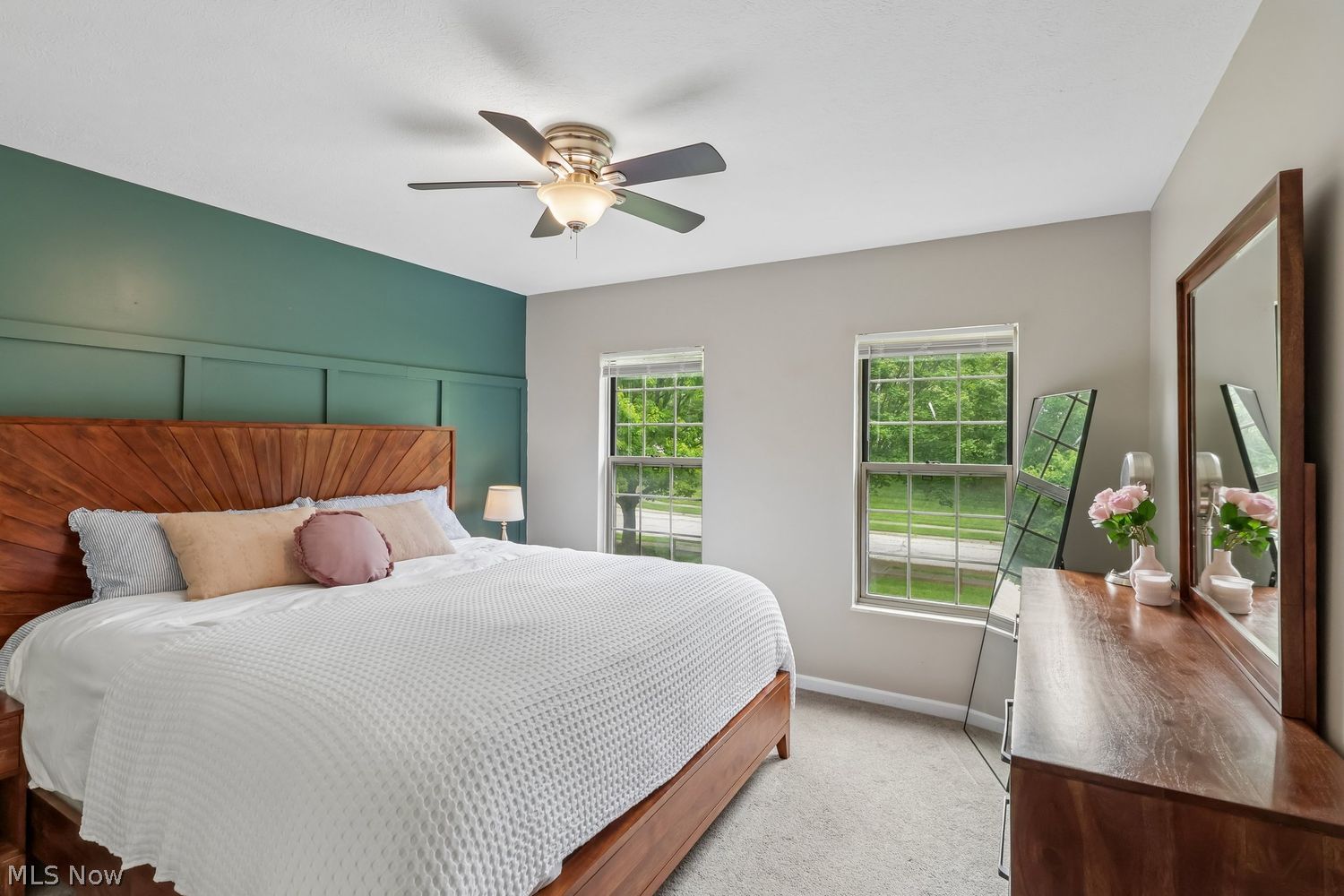 280 S Pine Court Aurora OH 44202