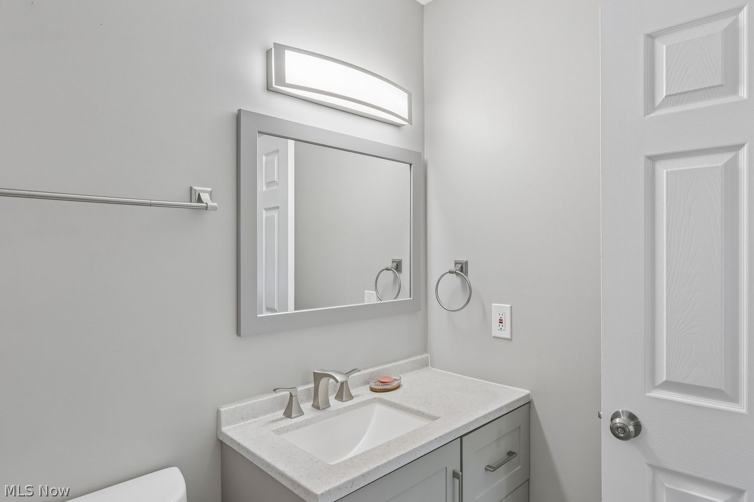 280 S Pine Court Aurora OH 44202