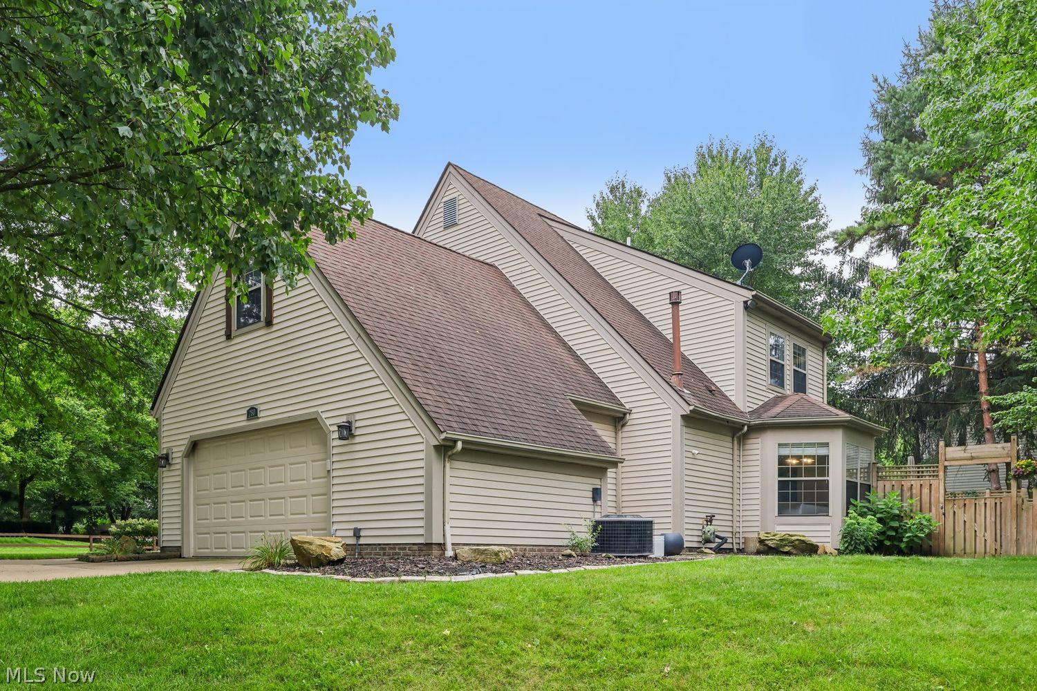 280 S Pine Court Aurora OH 44202