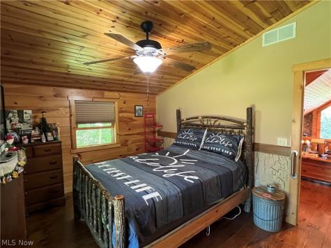 1631 W Buckhorn Drive Millersburg OH 44654