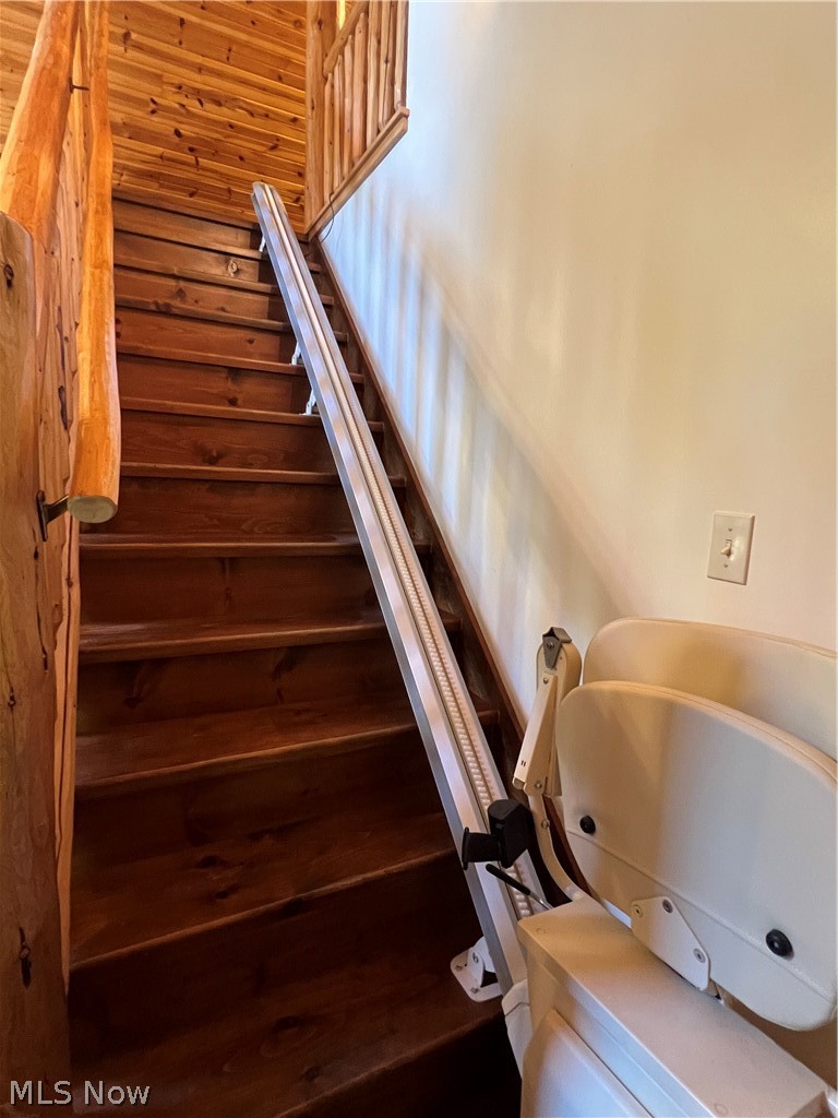 1631 W Buckhorn Drive Millersburg OH 44654