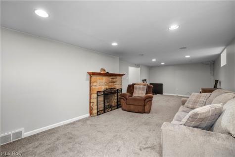 967 Gulf Road Elyria OH 44035