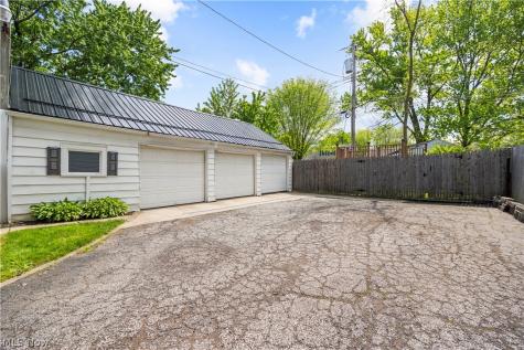 967 Gulf Road Elyria OH 44035