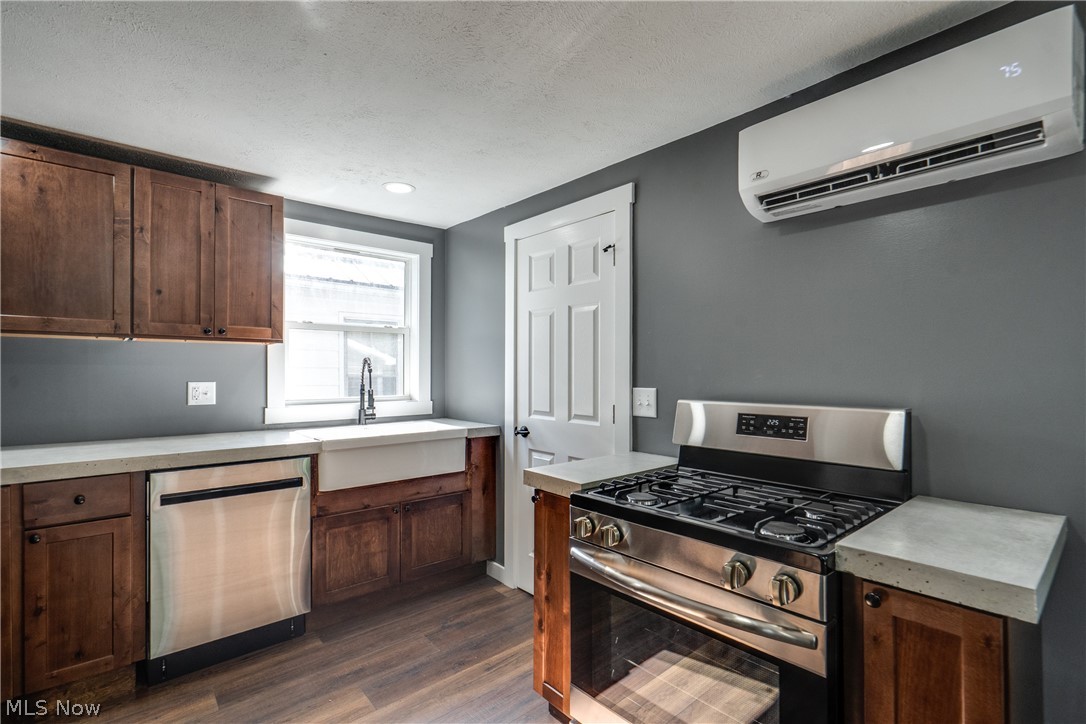 24 E Main Street Newton Falls OH 44444