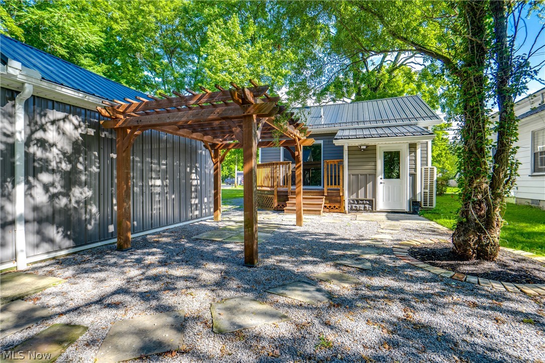 24 E Main Street Newton Falls OH 44444