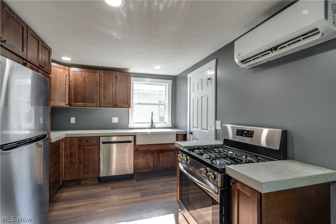 24 E Main Street Newton Falls OH 44444