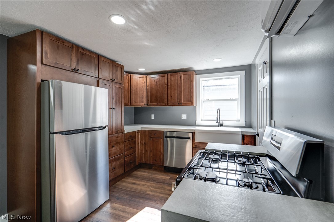 24 E Main Street Newton Falls OH 44444