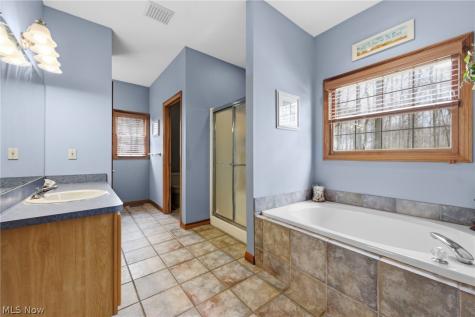 7500 Deerpath Trail Seville OH 44273
