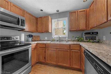 1328 Granger Avenue Lakewood OH 44107
