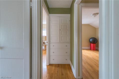 1328 Granger Avenue Lakewood OH 44107