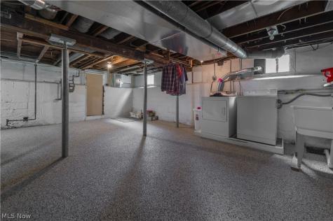 1328 Granger Avenue Lakewood OH 44107