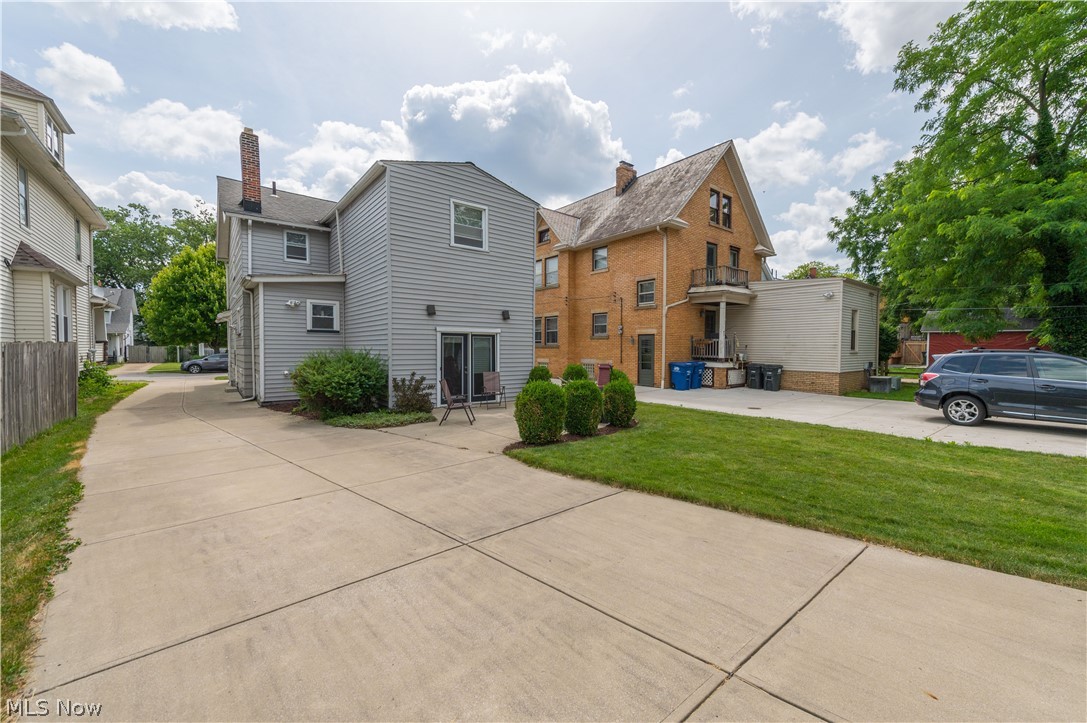 1328 Granger Avenue Lakewood OH 44107