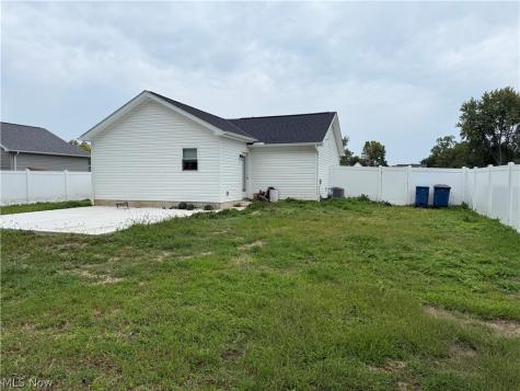 2279 Arrowhead Street Lorain OH 44052