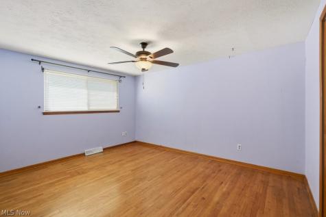 6407 Parkland Avenue Brook Park OH 44142