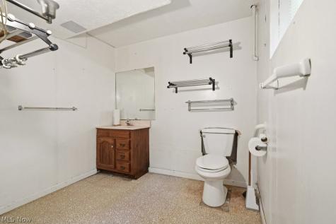 6407 Parkland Avenue Brook Park OH 44142