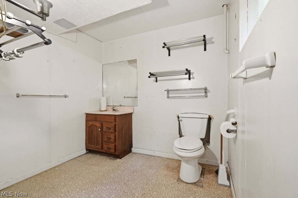 6407 Parkland Avenue Brook Park OH 44142