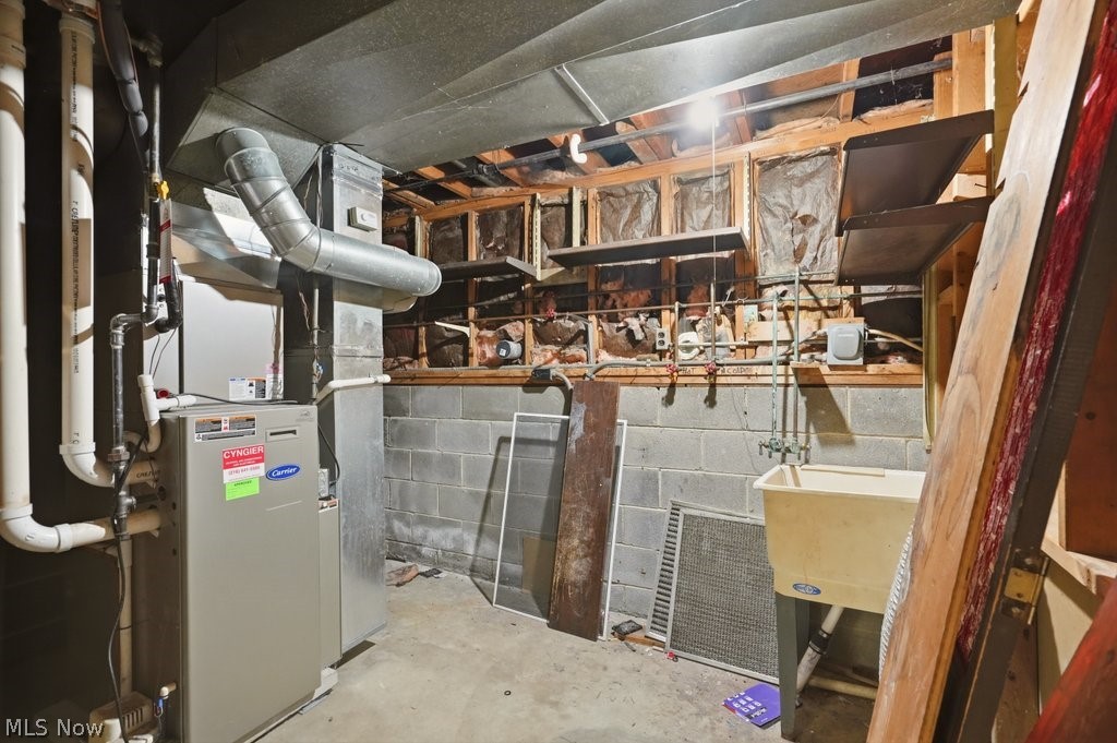 6407 Parkland Avenue Brook Park OH 44142