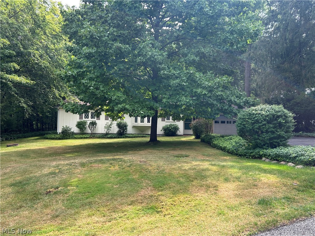 10347 Hillsover Drive Kirtland OH 44094