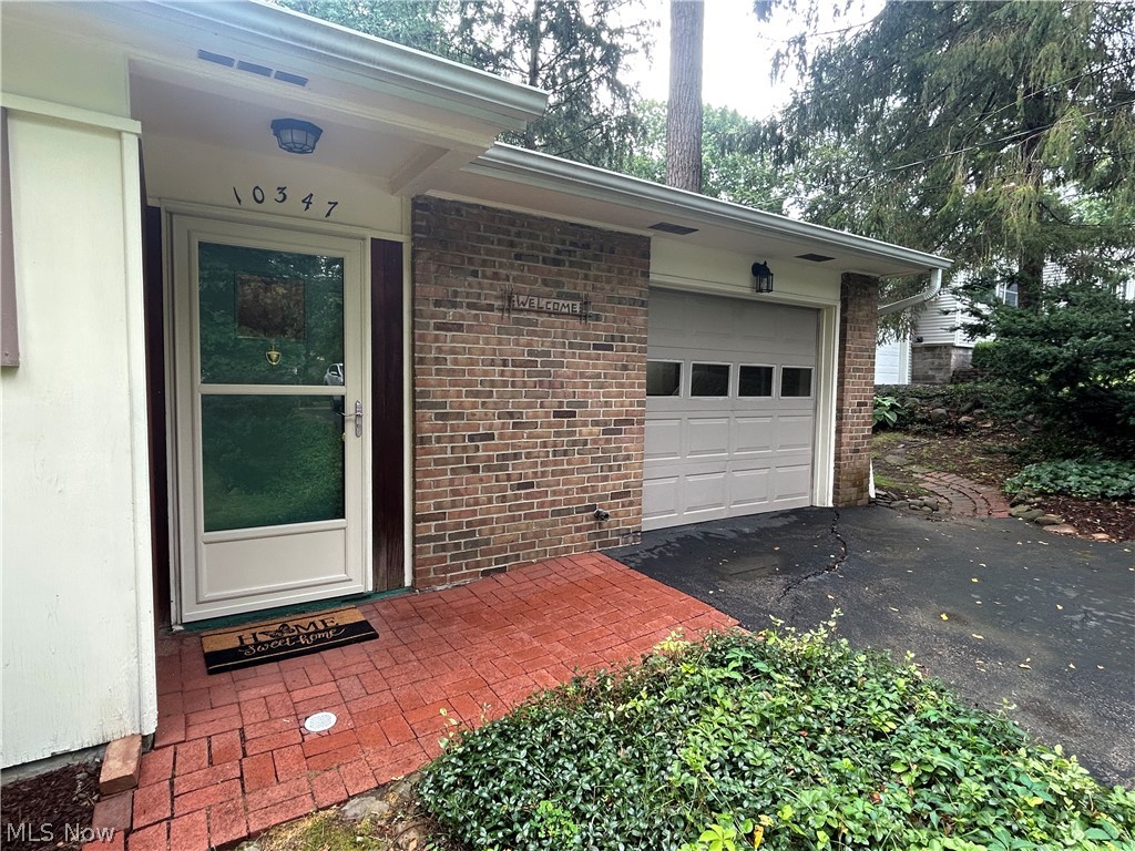 10347 Hillsover Drive Kirtland OH 44094