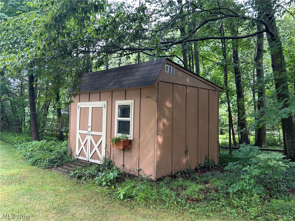 10347 Hillsover Drive Kirtland OH 44094