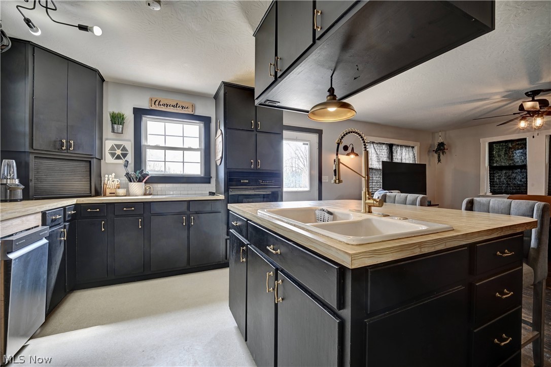 14770 Township Road 467 Lakeville OH 44638