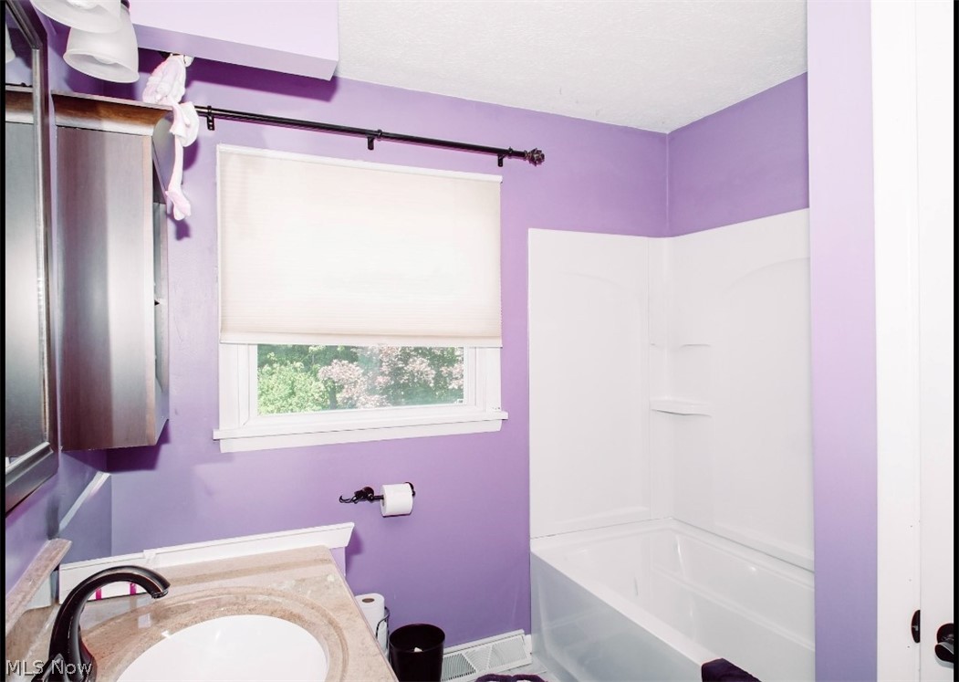 466 Wendemere Drive Hubbard OH 44425