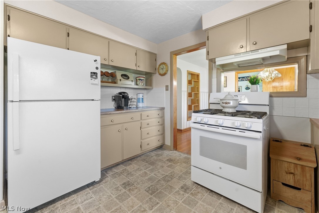 4423 Broadway Avenue NE Louisville OH 44641