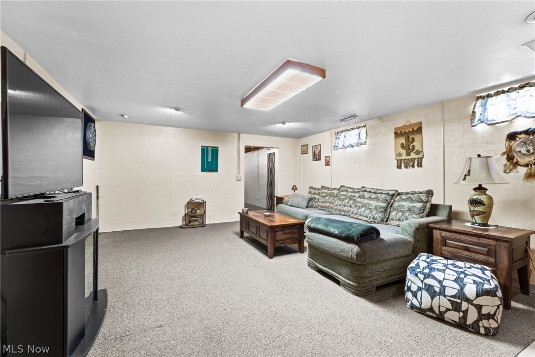 4423 Broadway Avenue NE Louisville OH 44641