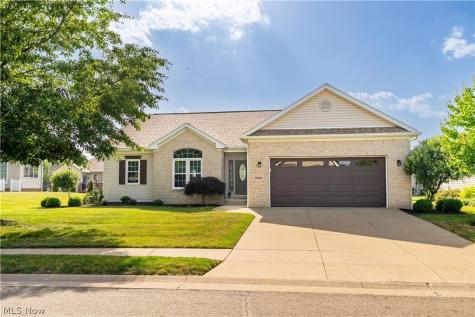 1993 Wynstone Circle NE North Canton OH 44720