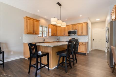 1993 Wynstone Circle NE North Canton OH 44720