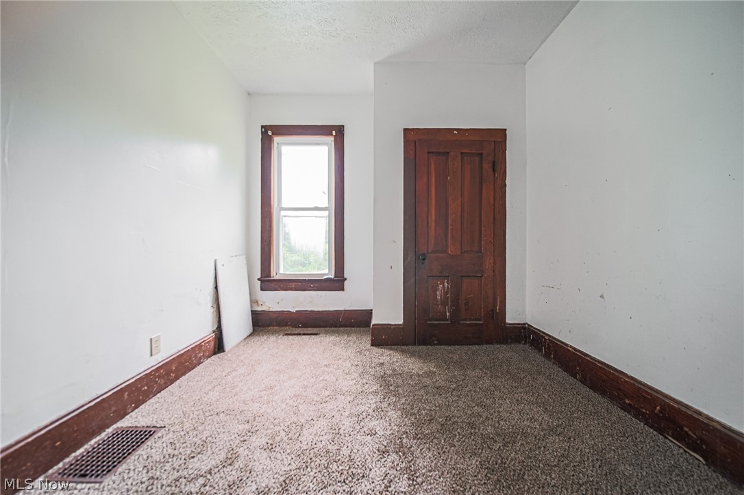 8528 State Route 250 SE Dennison OH 44621