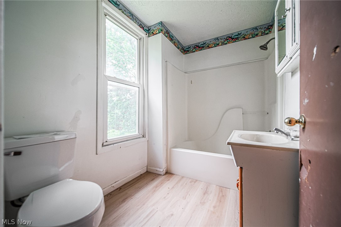 8528 State Route 250 SE Dennison OH 44621
