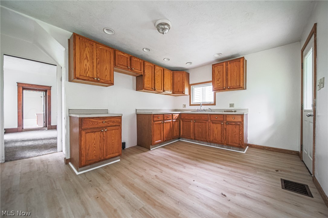 8528 State Route 250 SE Dennison OH 44621