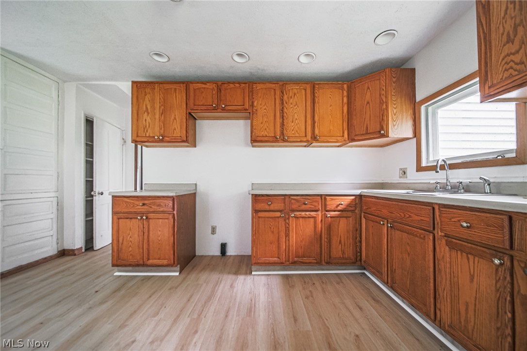 8528 State Route 250 SE Dennison OH 44621