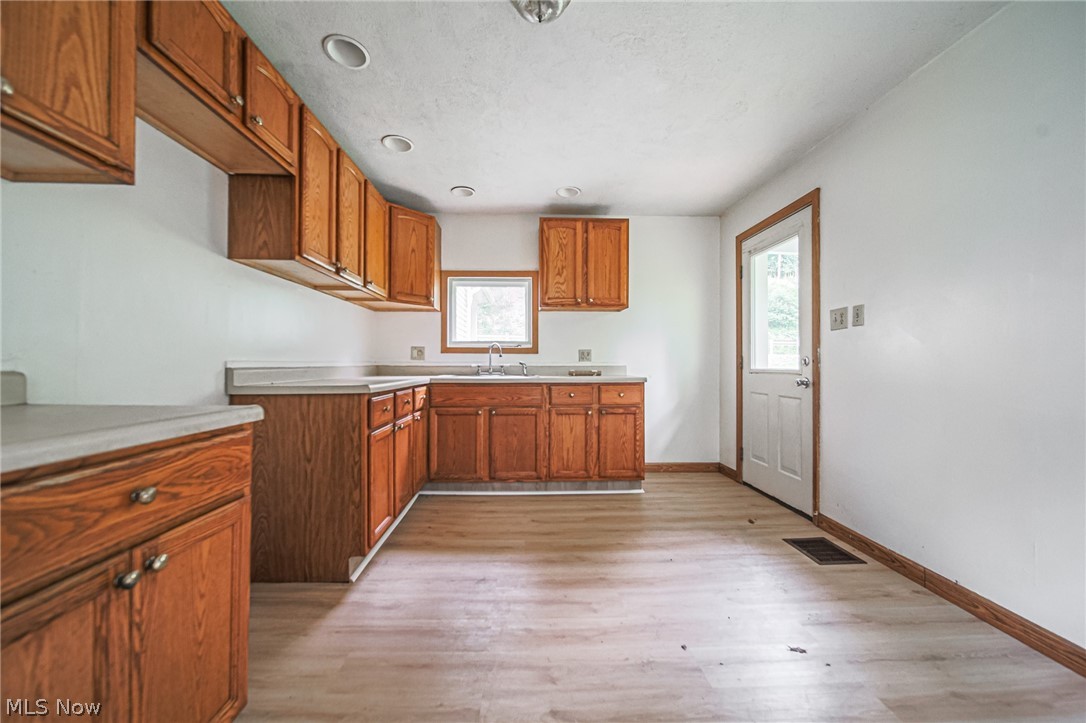 8528 State Route 250 SE Dennison OH 44621