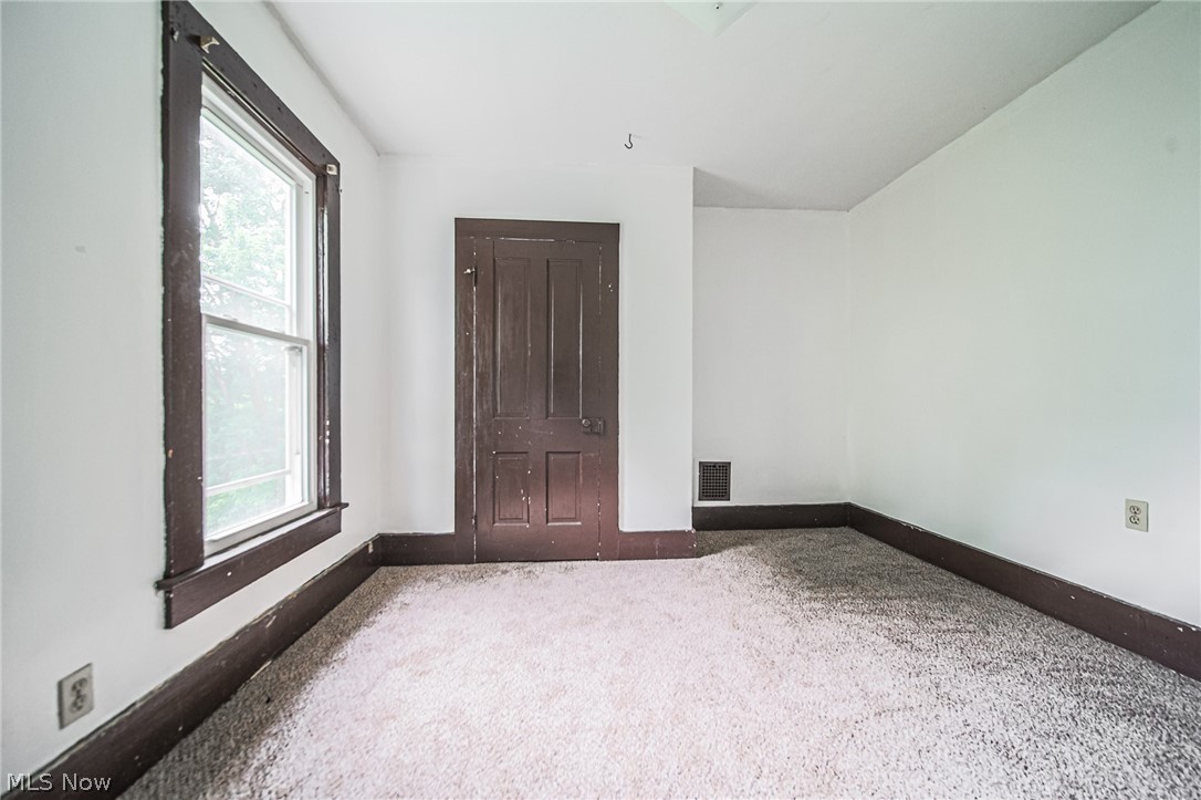 8528 State Route 250 SE Dennison OH 44621