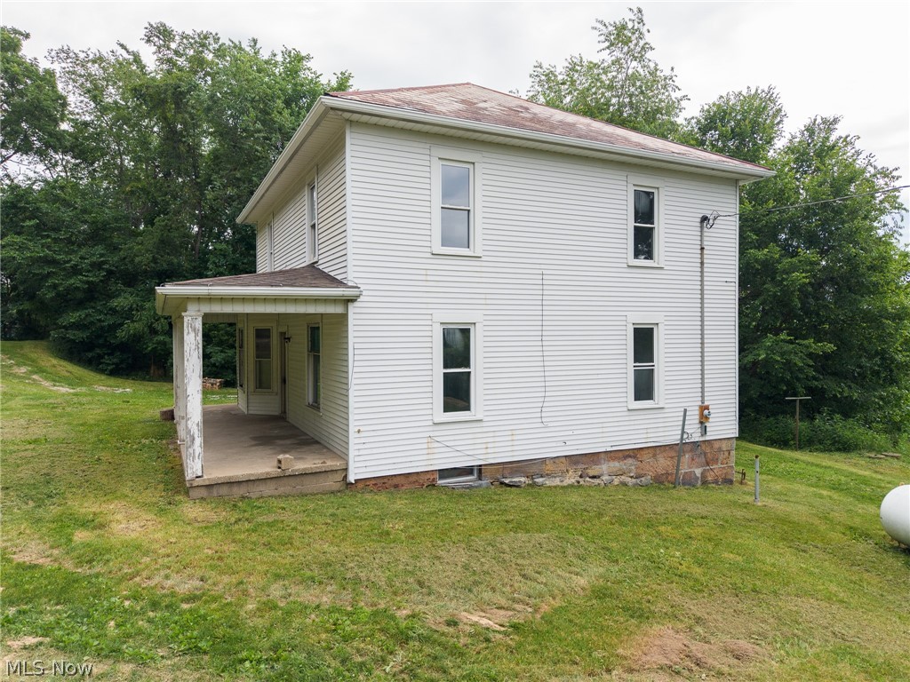 8528 State Route 250 SE Dennison OH 44621
