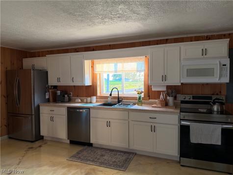 14431 State Route 520 Glenmont OH 44628