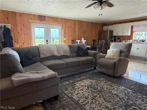 14431 State Route 520 Glenmont OH 44628