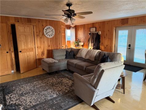 14431 State Route 520 Glenmont OH 44628