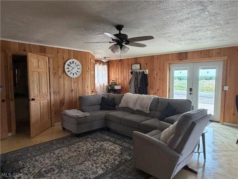 14431 State Route 520 Glenmont OH 44628