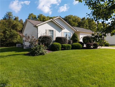 141 Parkside Drive Creston OH 44217