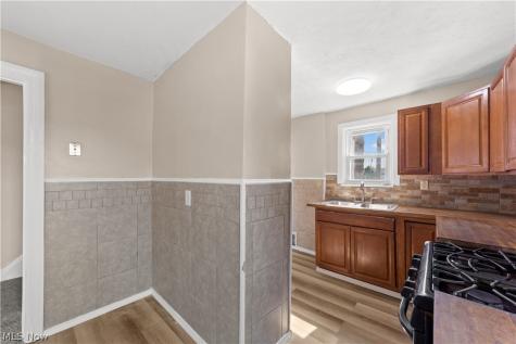 17904 Neff Road Cleveland OH 44119