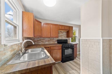 17904 Neff Road Cleveland OH 44119