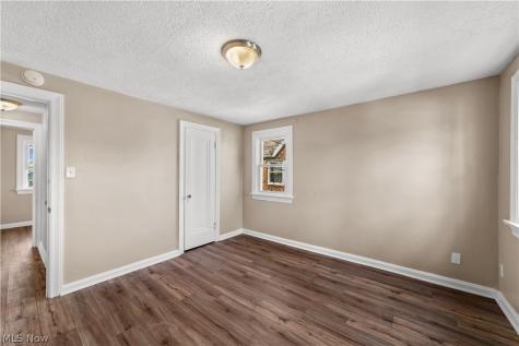 17904 Neff Road Cleveland OH 44119