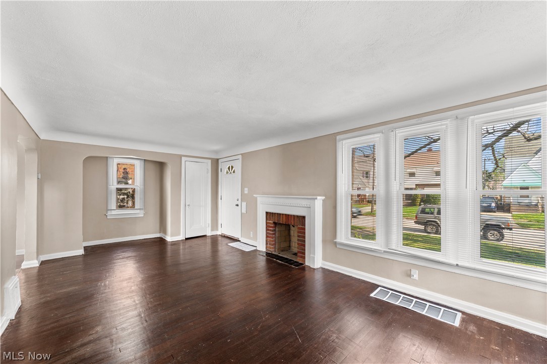 17904 Neff Road Cleveland OH 44119